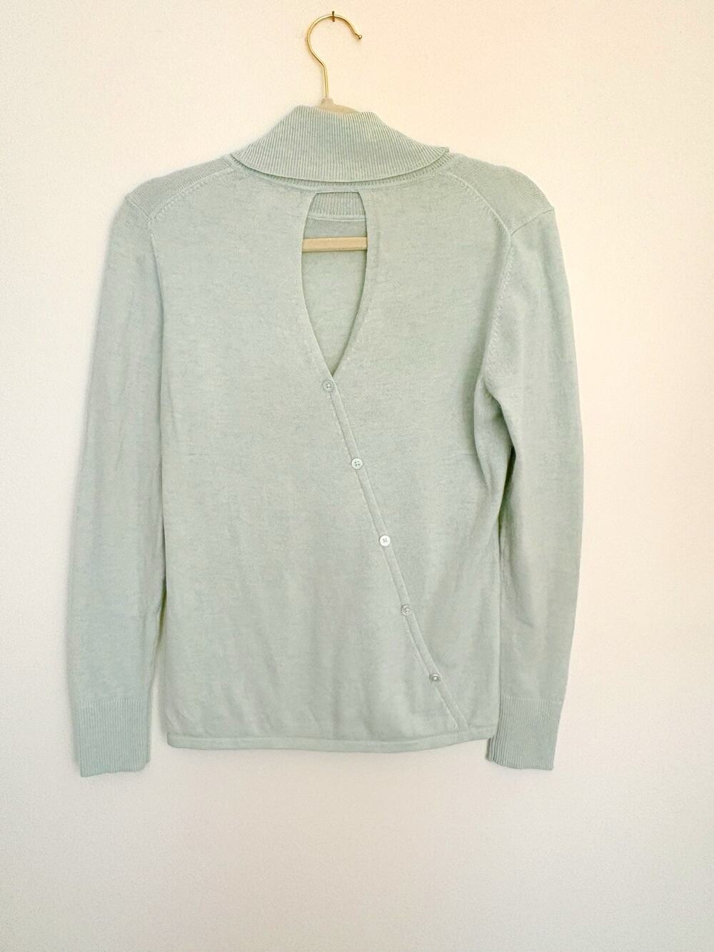 Etcetera Sweater Women’s Size M Mother Of Pearl Buttons Turtleneck Key Hole Back